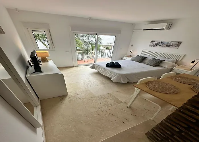 Apartment In Near Sandy